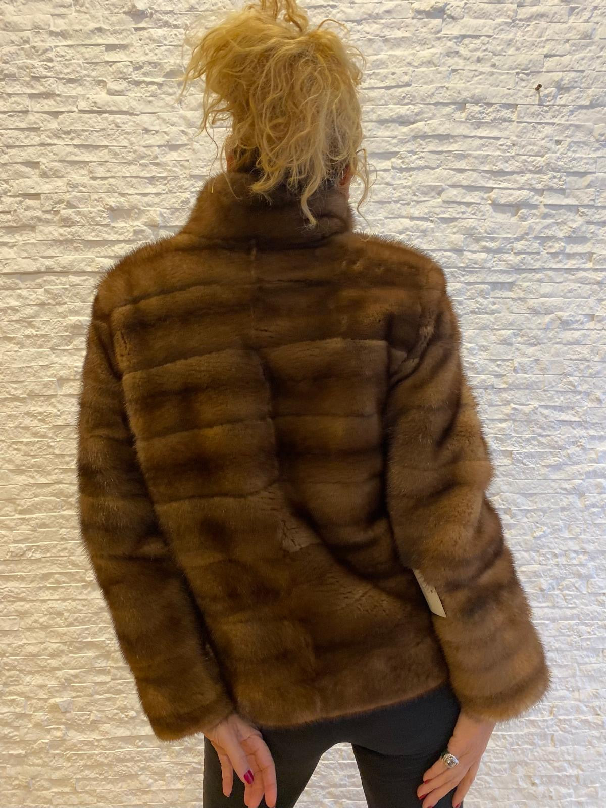 Visone Demi Buff    € 750,00