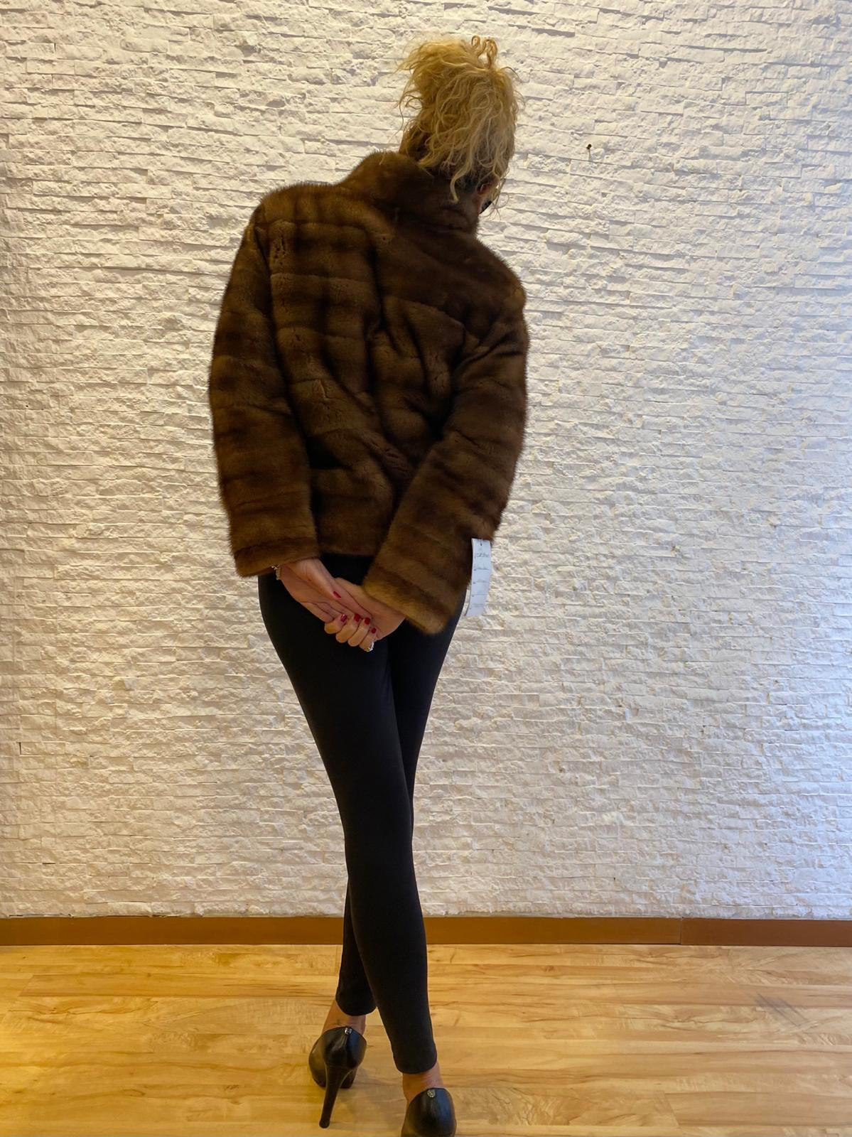 Visone Demi Buff    € 750,00