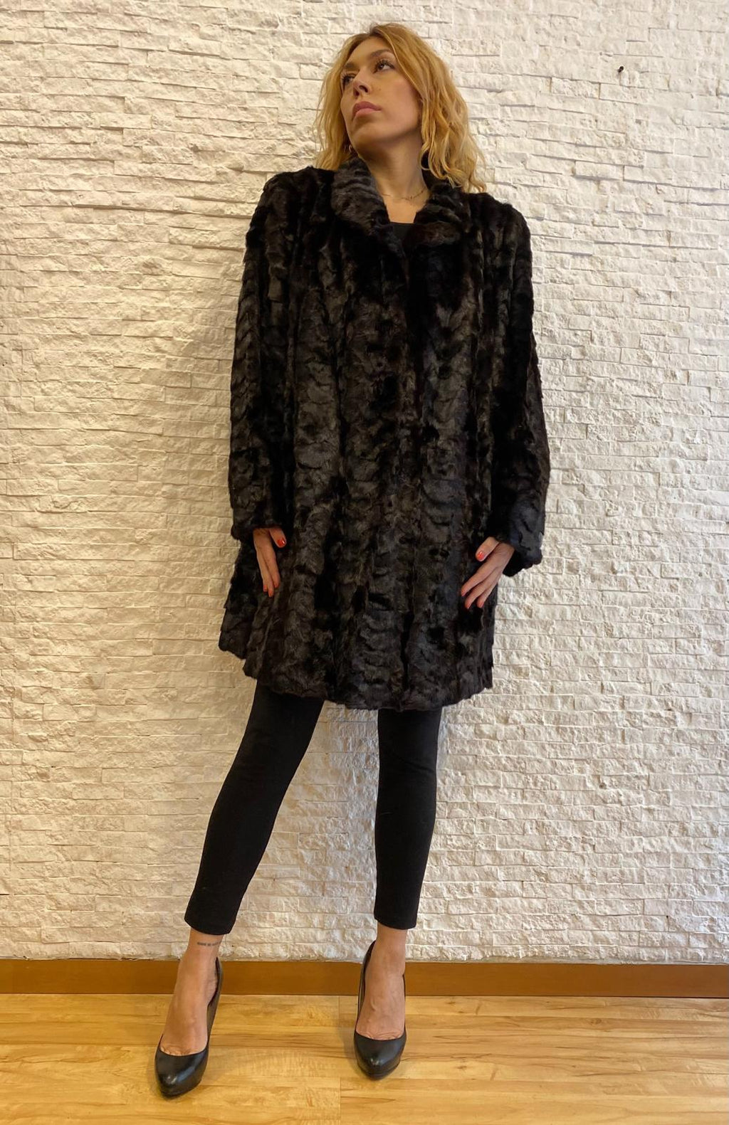 Visone Black