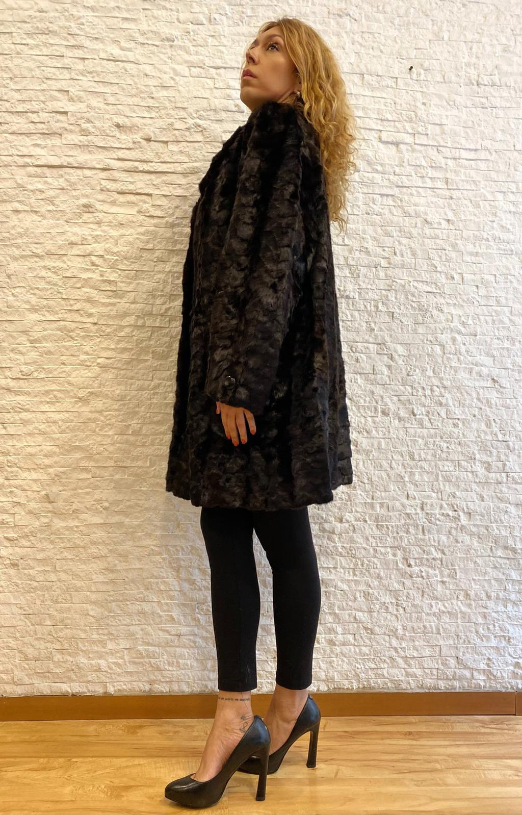 Visone Black