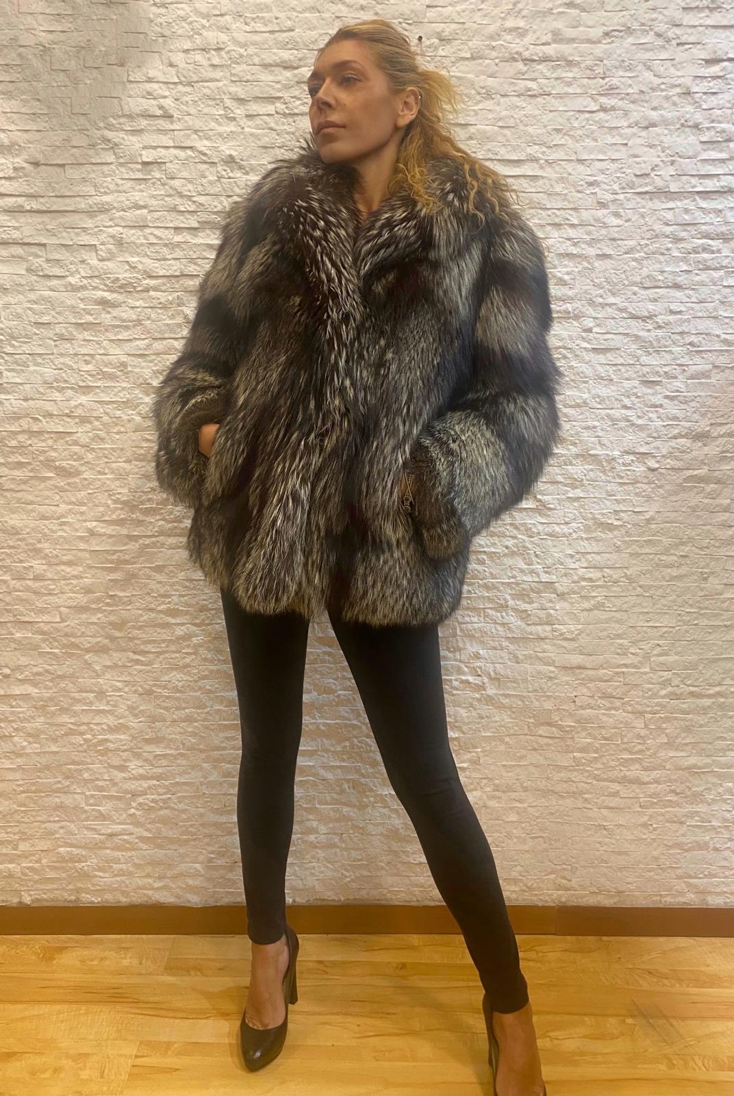 Giacca di volpe argentata €590