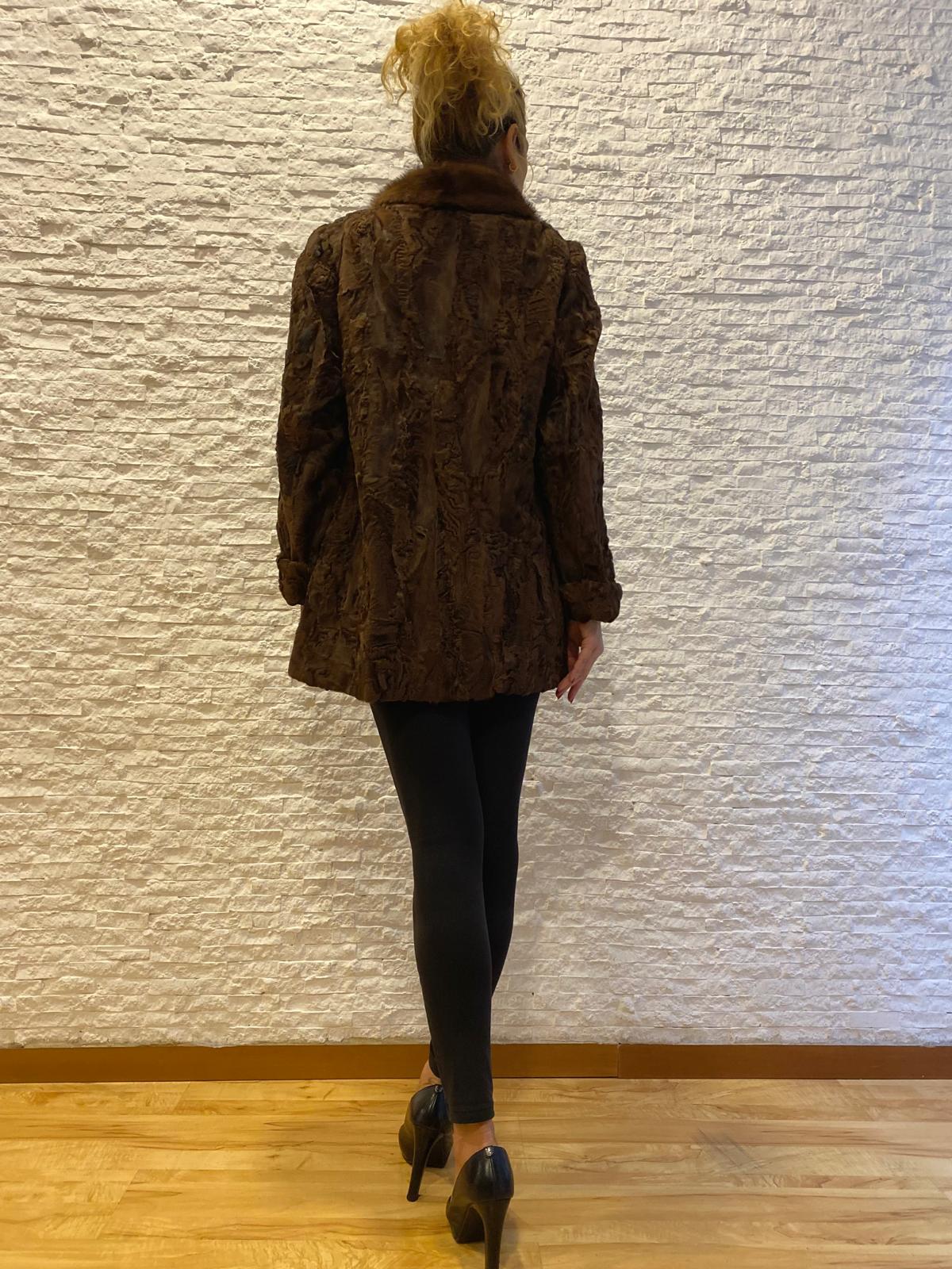 Persian jacket with mink collar €180