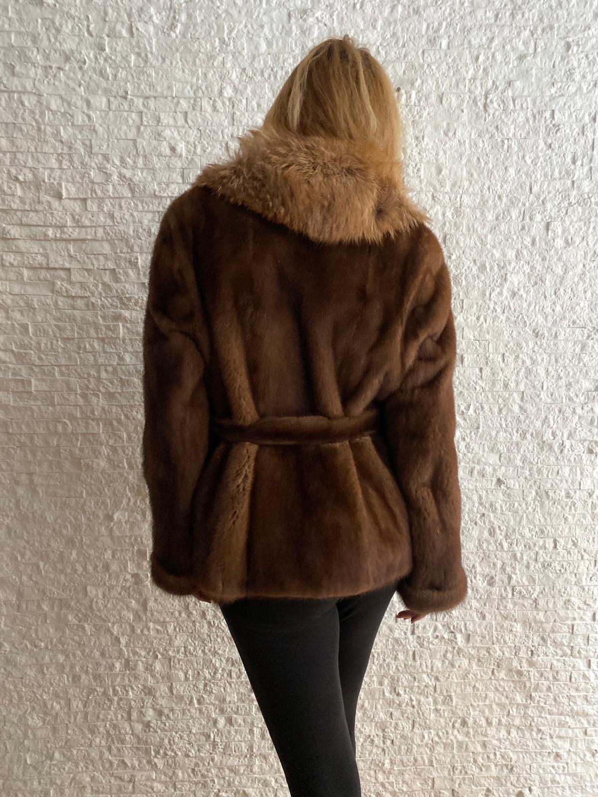 Giacca di Visone con collo in Volpe € 390