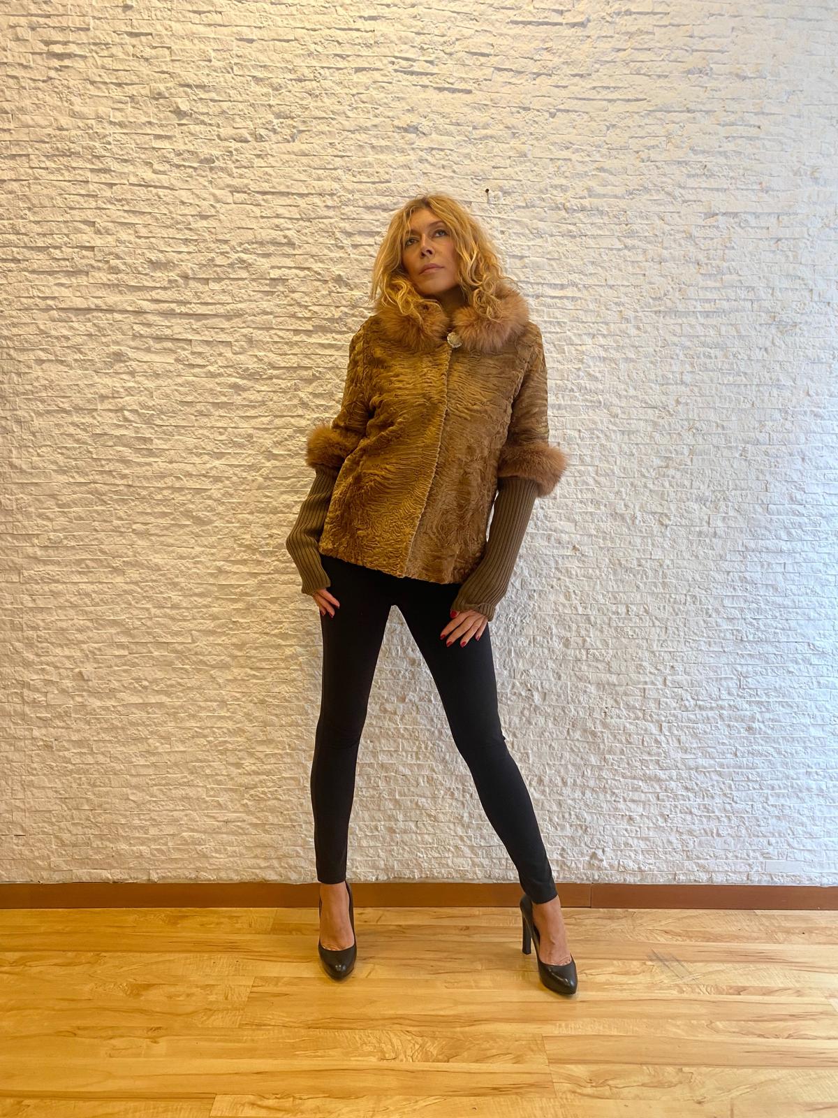 Giacca Persiano Breitschwanz Marrone con Collo e Inserti in Volpe – Maniche Removibili in Lana € 450