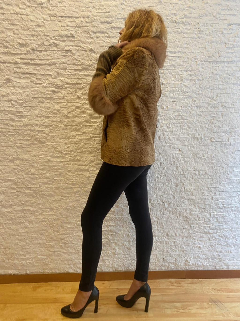 Giacca Persiano Breitschwanz Marrone con Collo e Inserti in Volpe – Maniche Removibili in Lana € 450