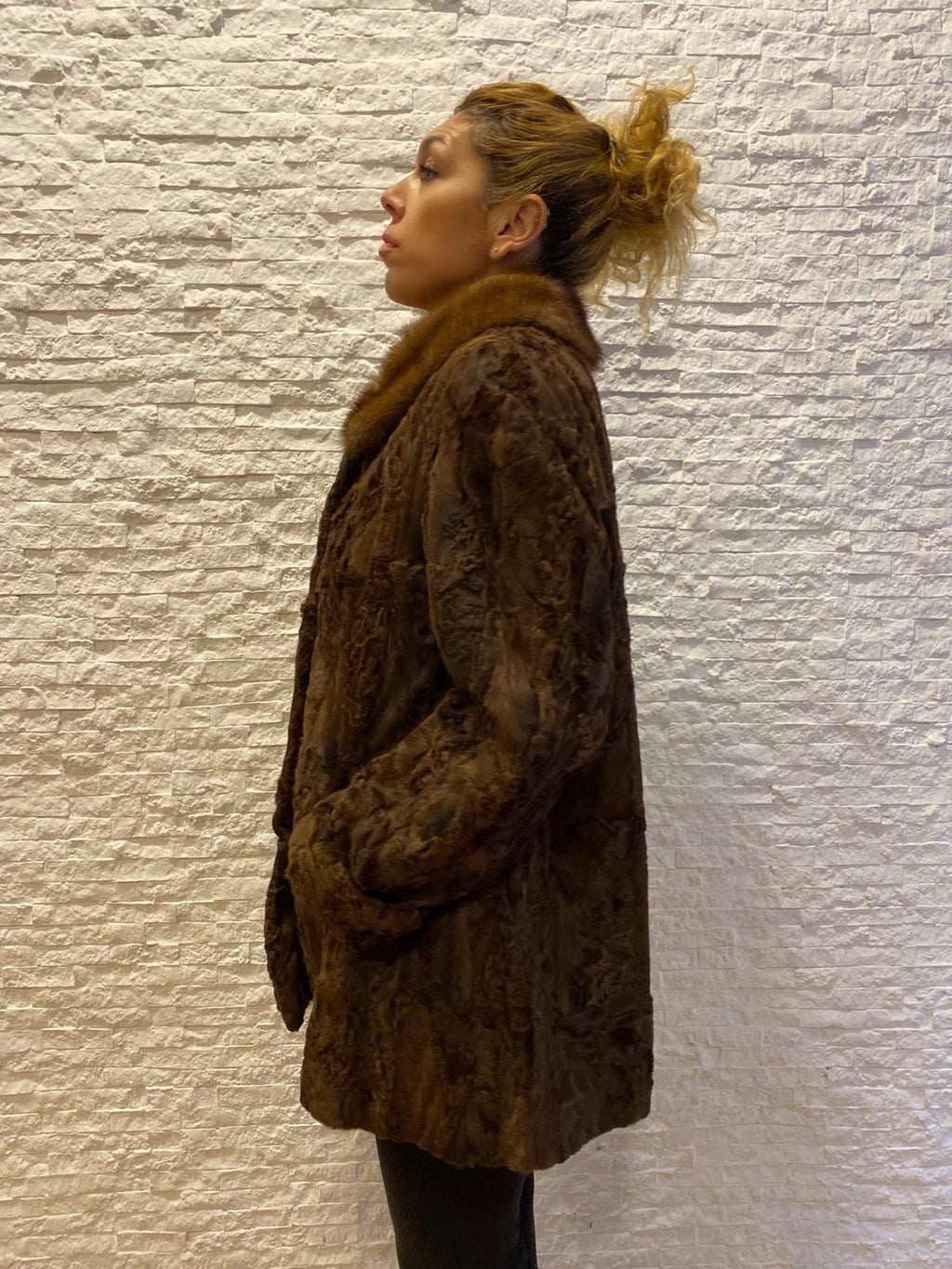 Persian jacket with mink collar €180