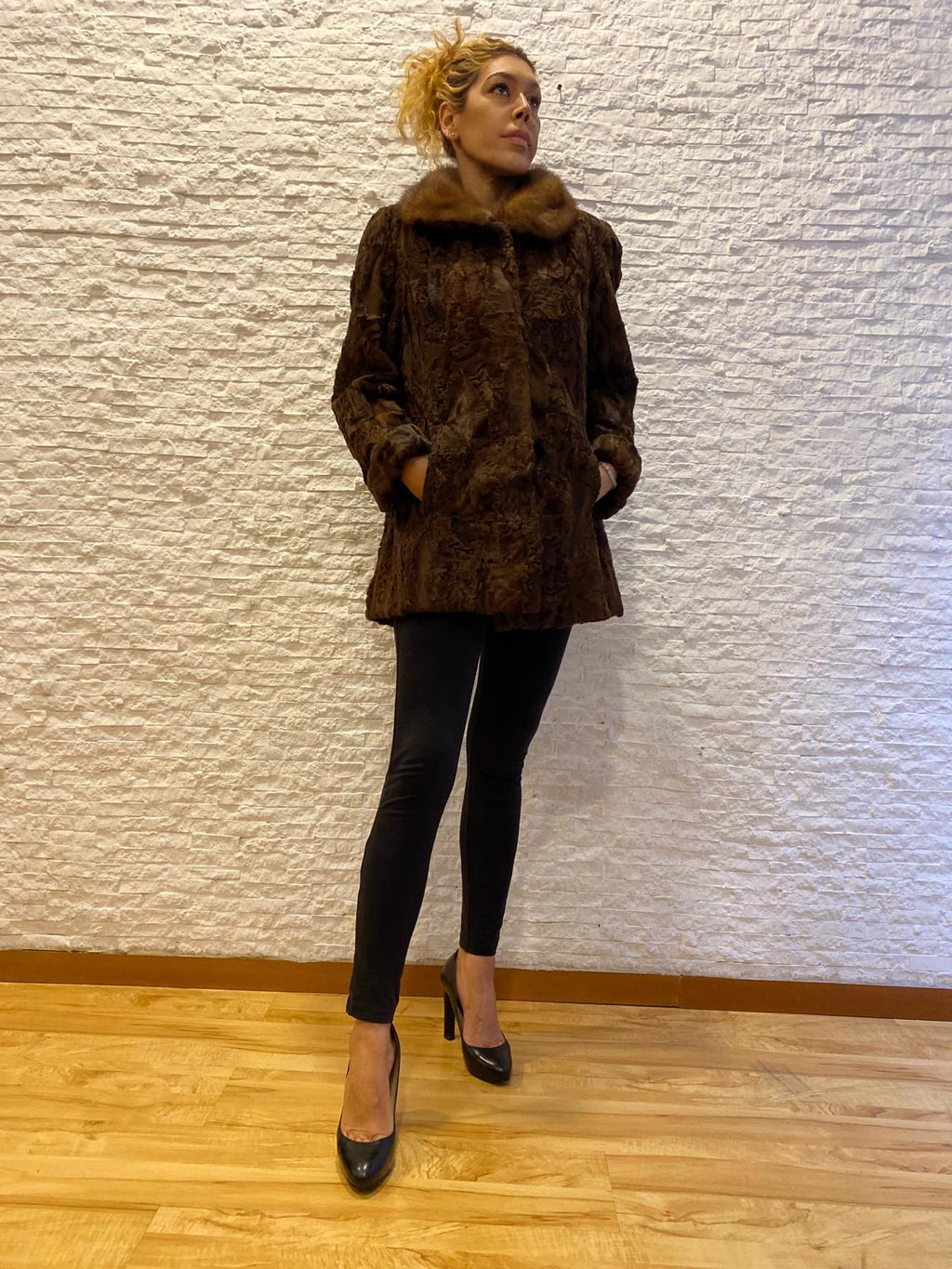 Persian jacket with mink collar €180