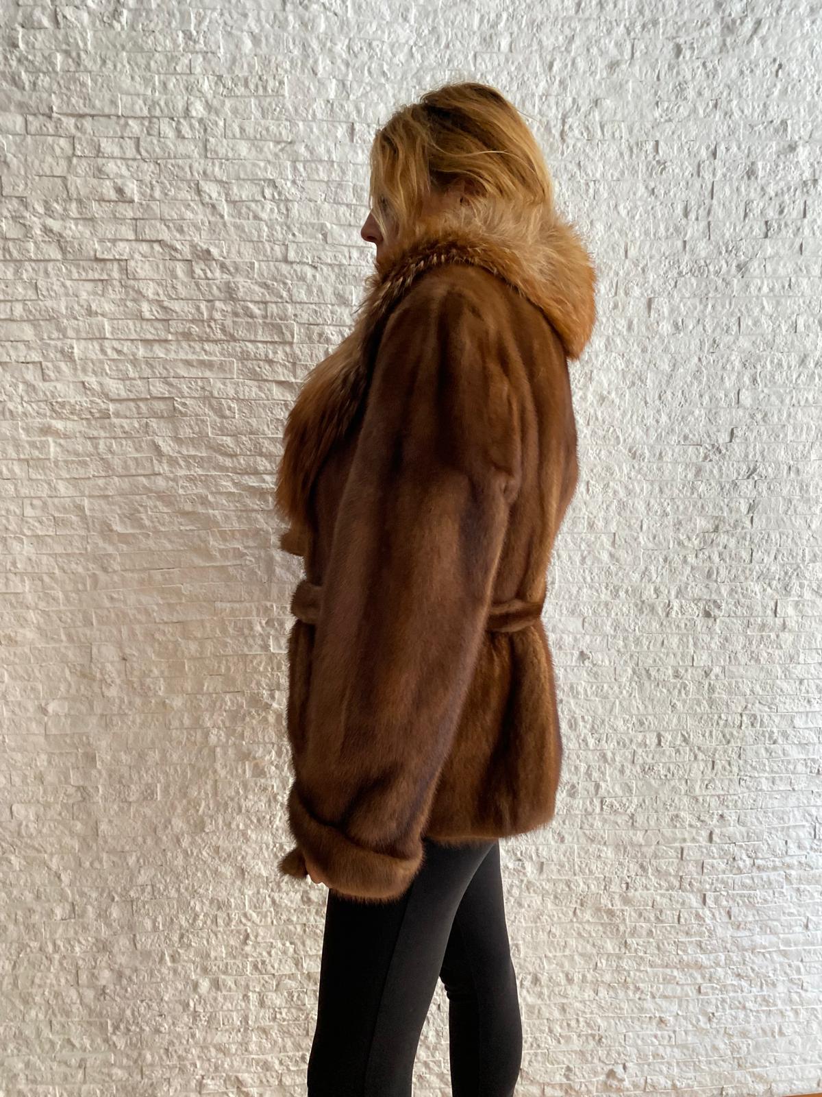 Giacca di Visone con collo in Volpe € 390