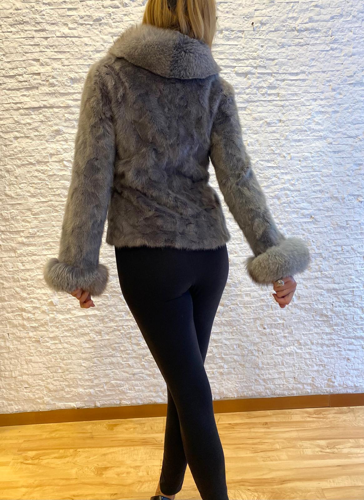 Giacca di visone con Volpe € 490