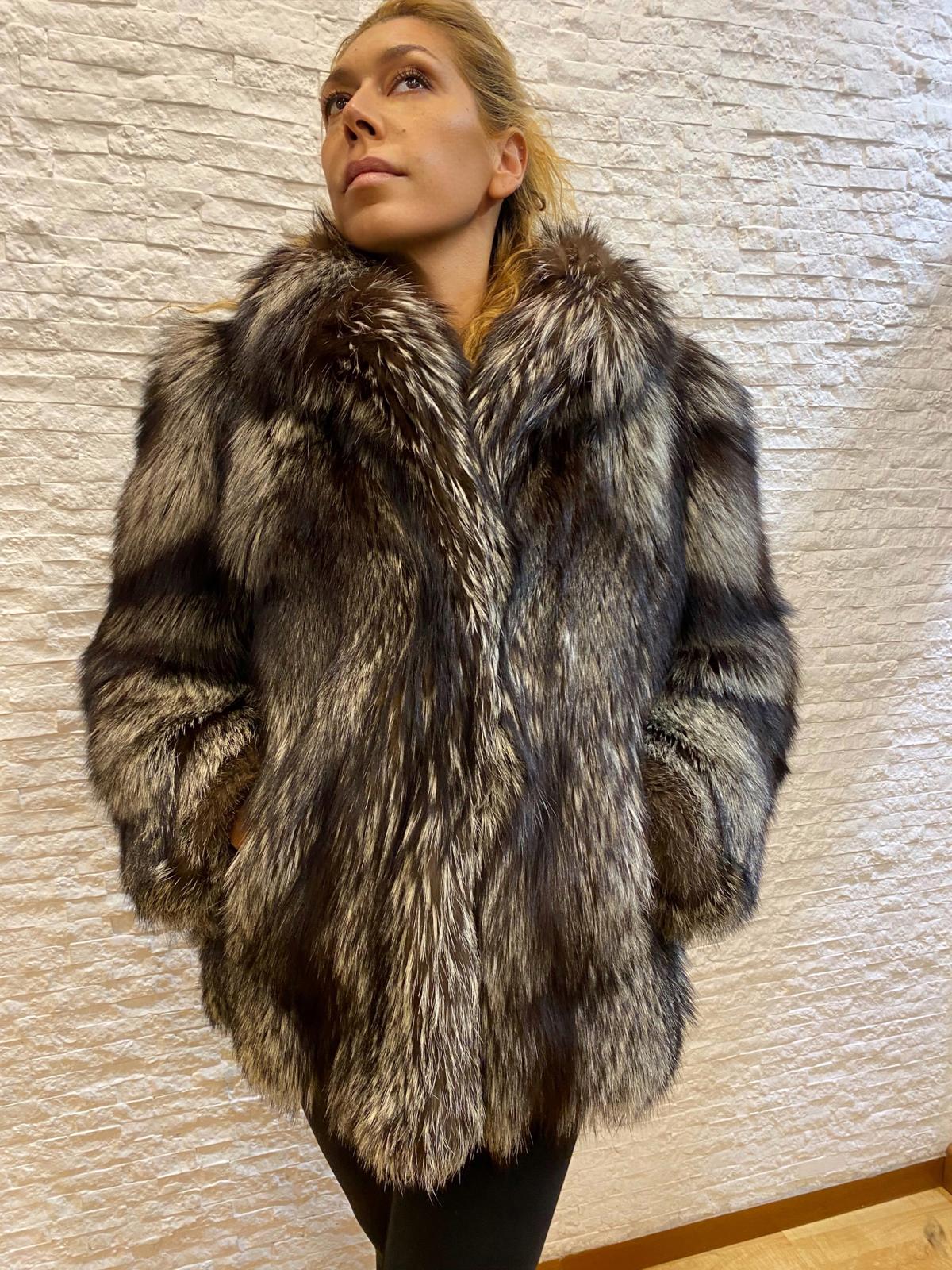 Giacca di volpe argentata €590