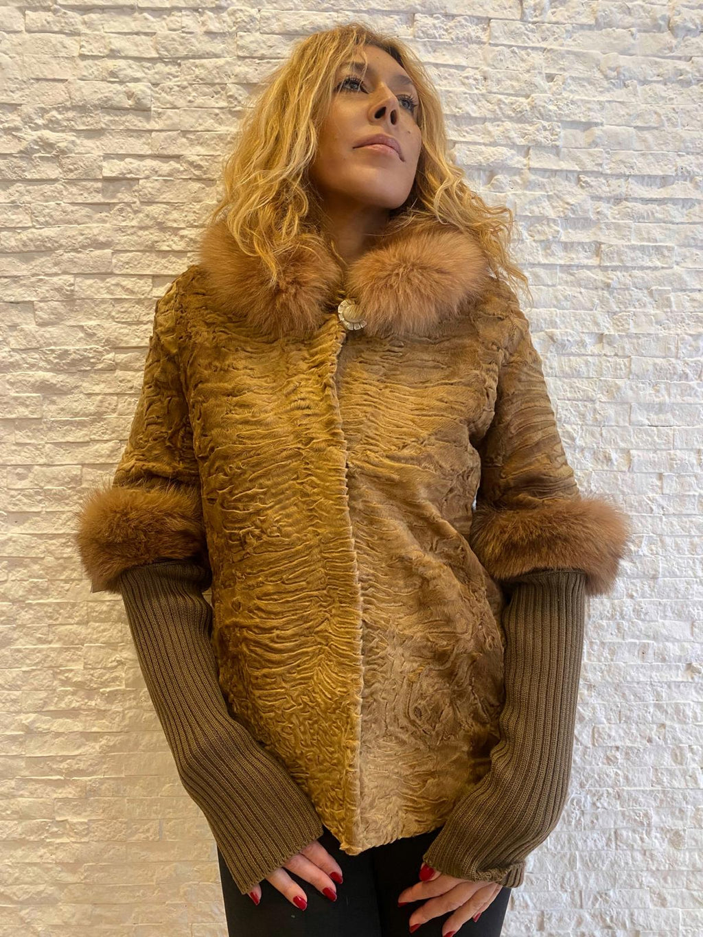 Giacca Persiano Breitschwanz Marrone con Collo e Inserti in Volpe – Maniche Removibili in Lana € 450